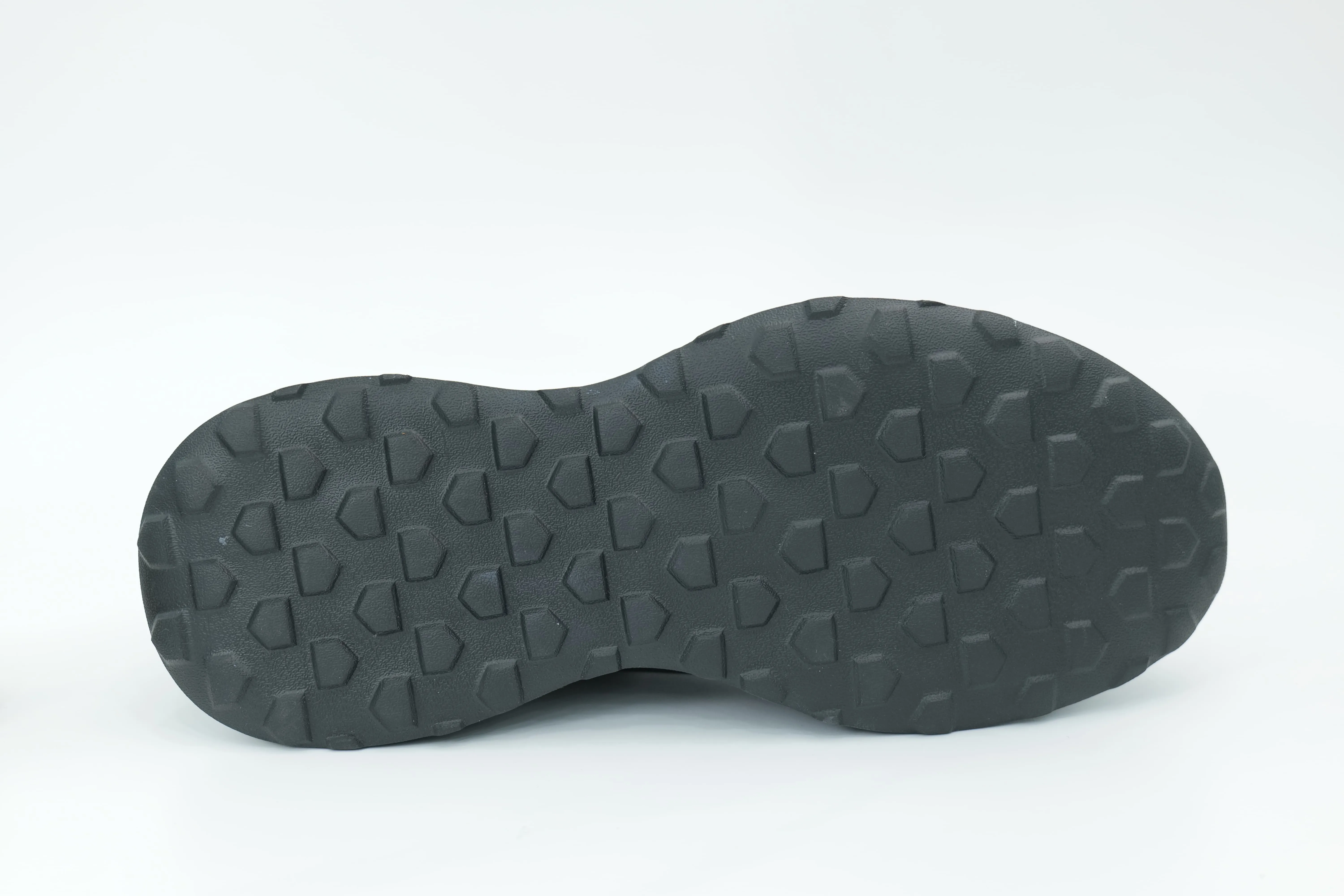 Sports shoes