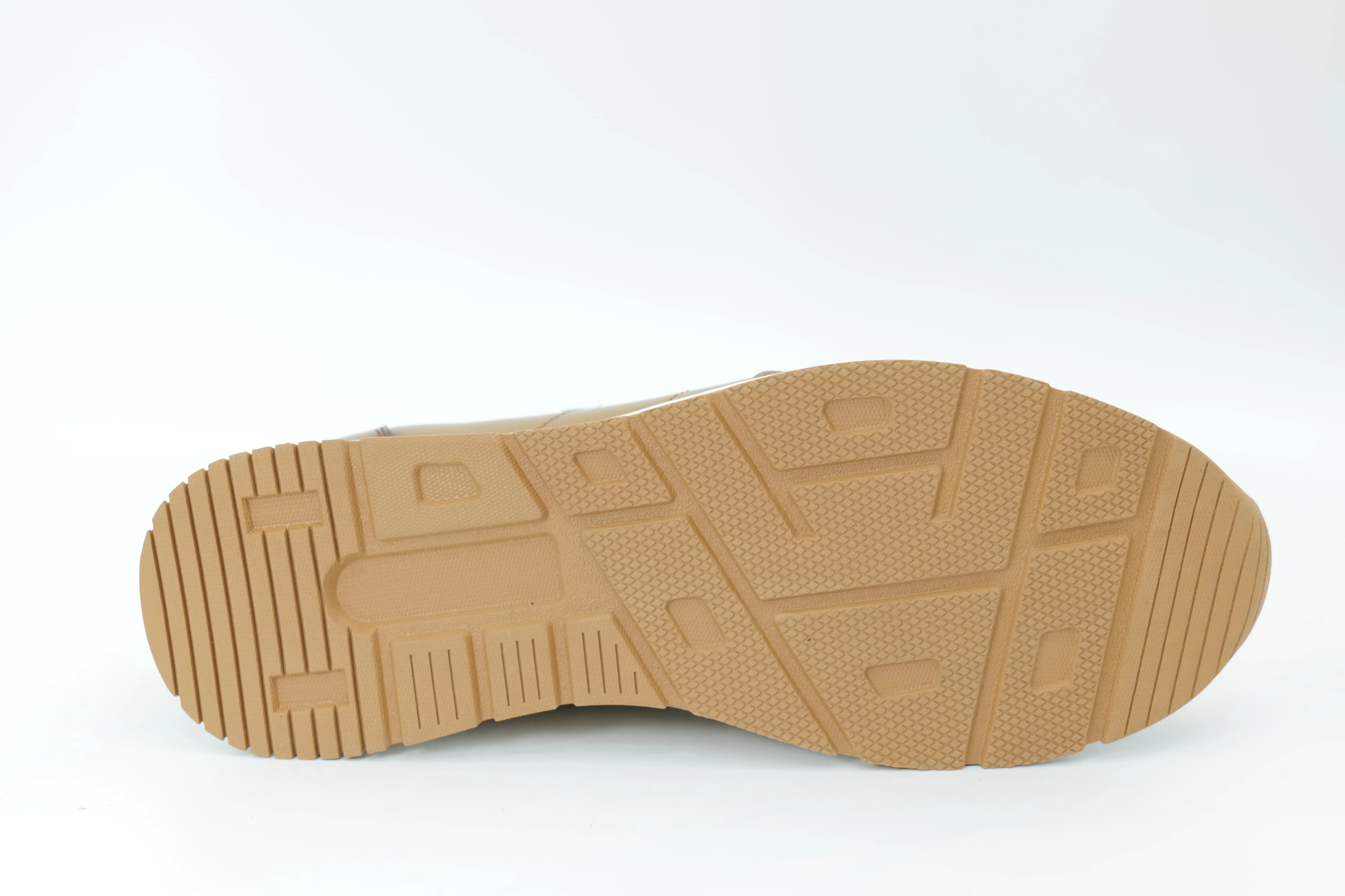 Sports shoes