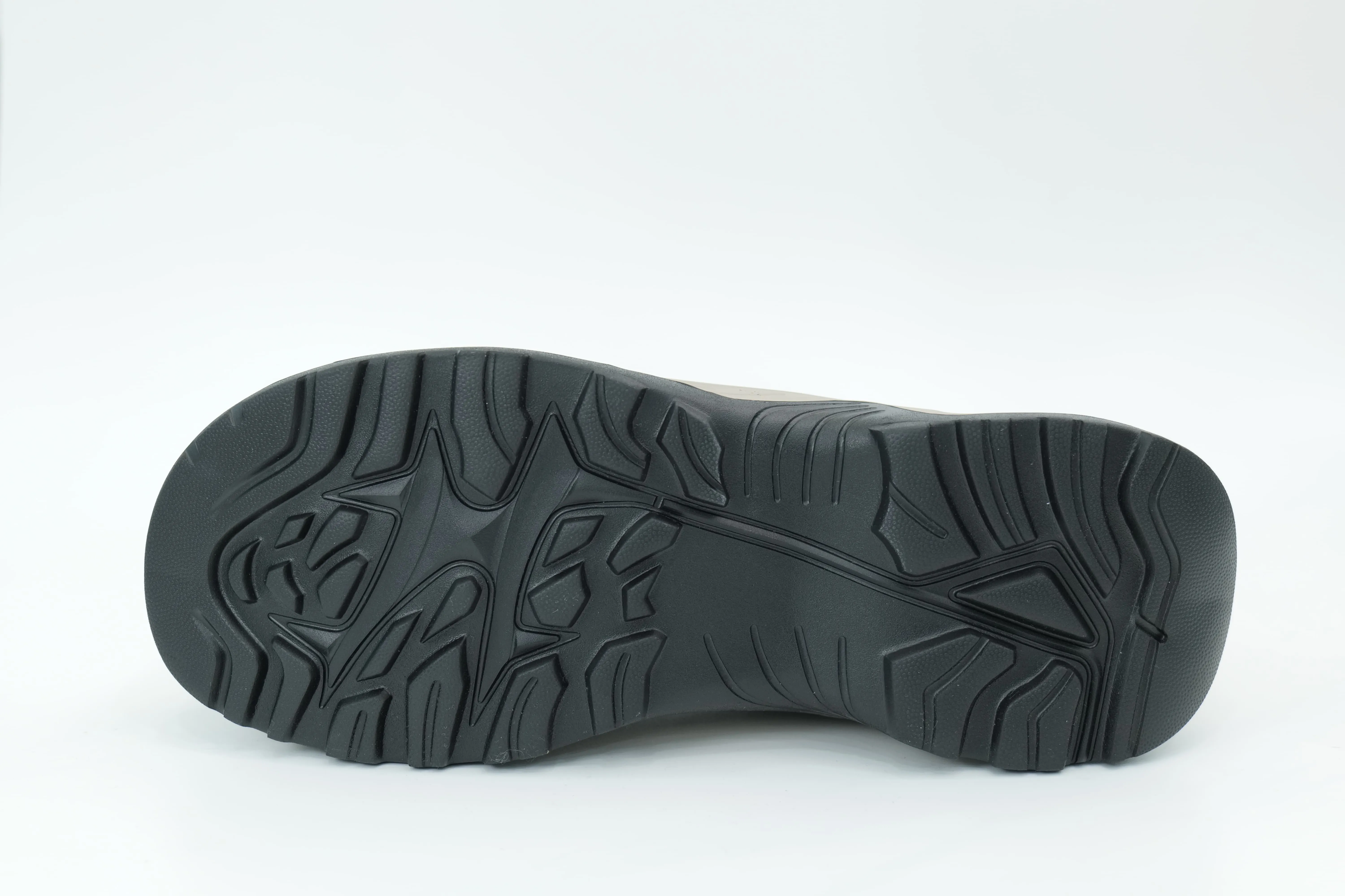 Sports shoes