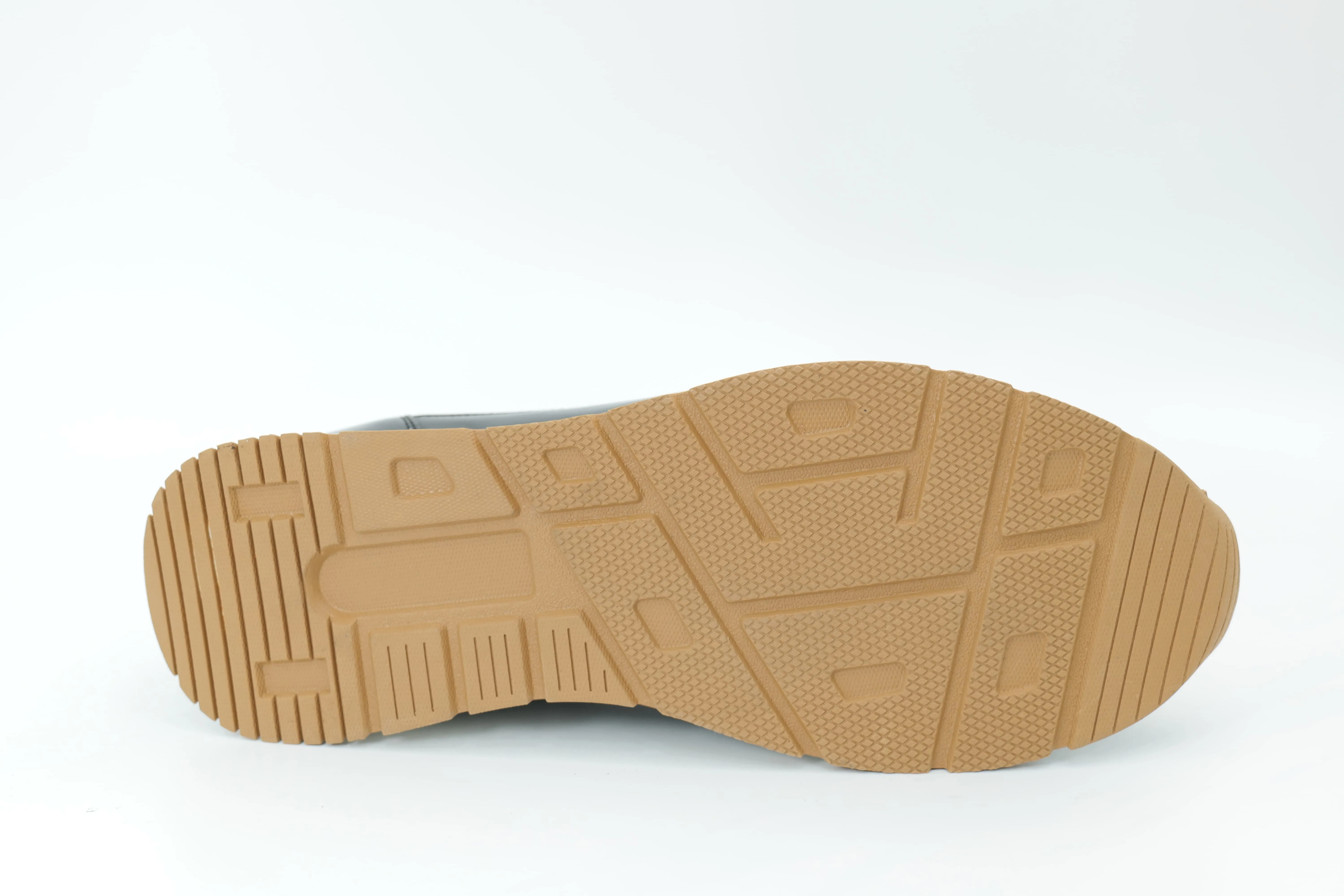 Sports shoes