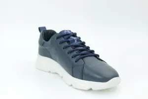 Sports shoes