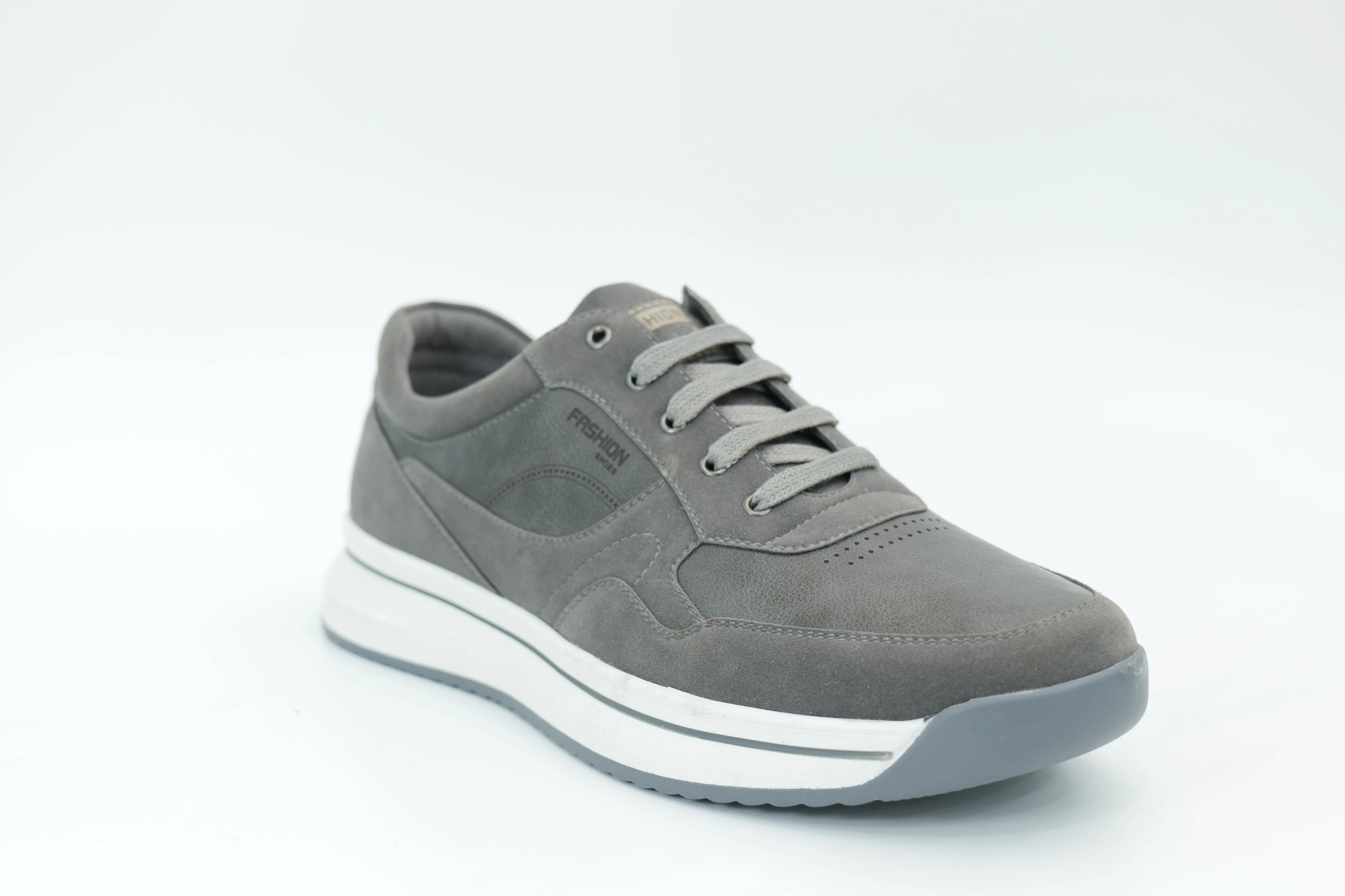 Sports shoes