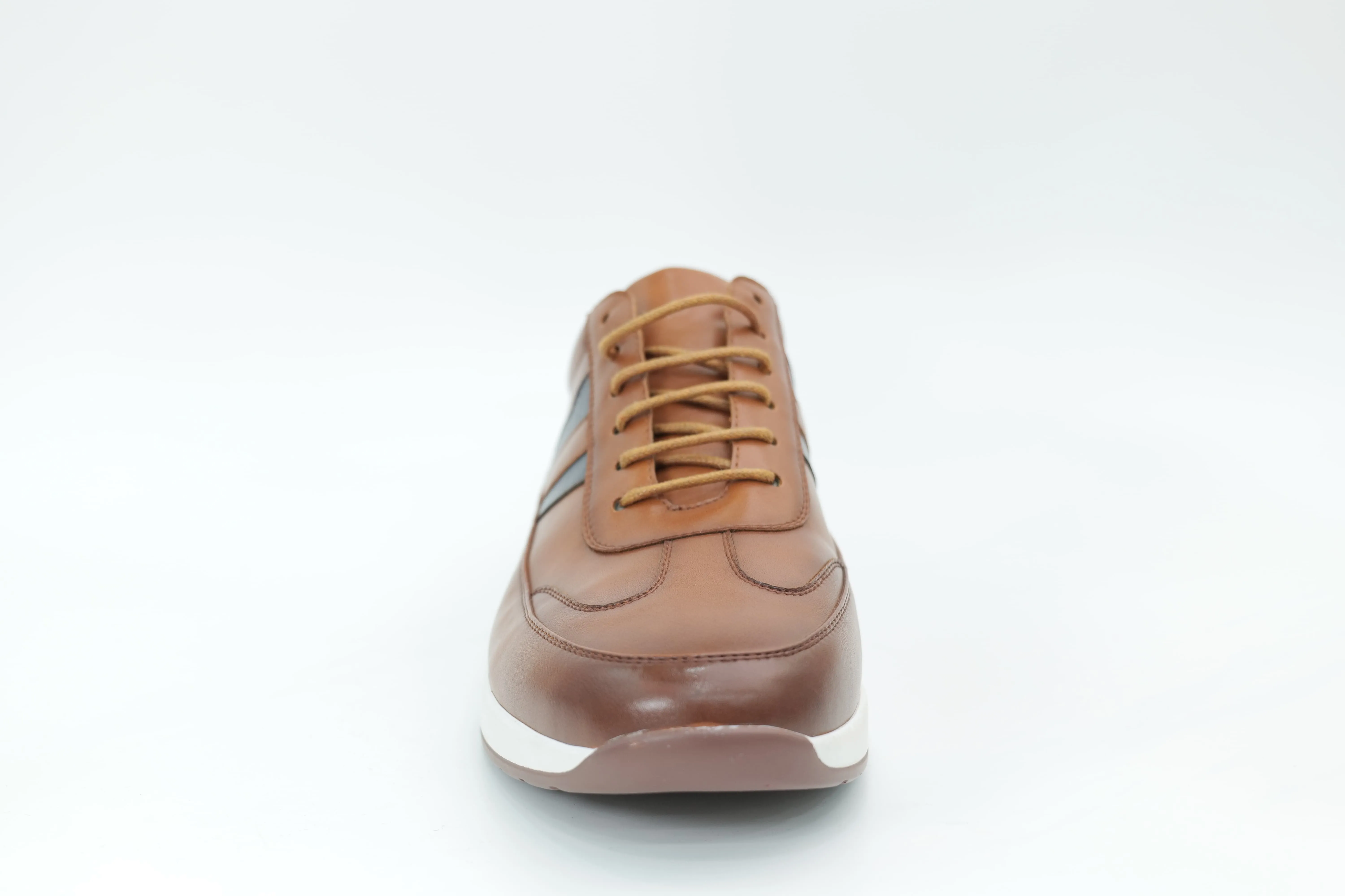 Sports shoes