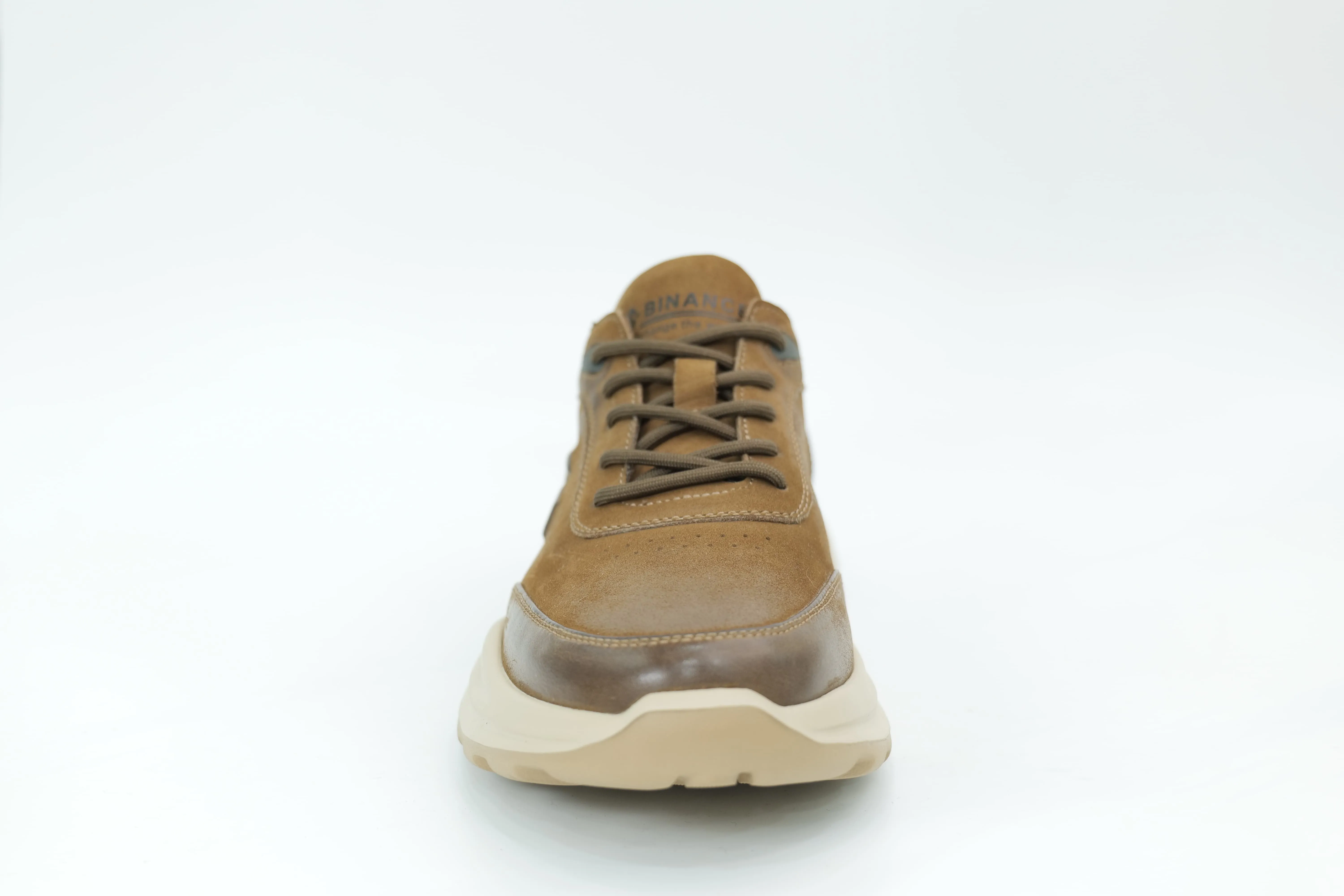 Sports shoes