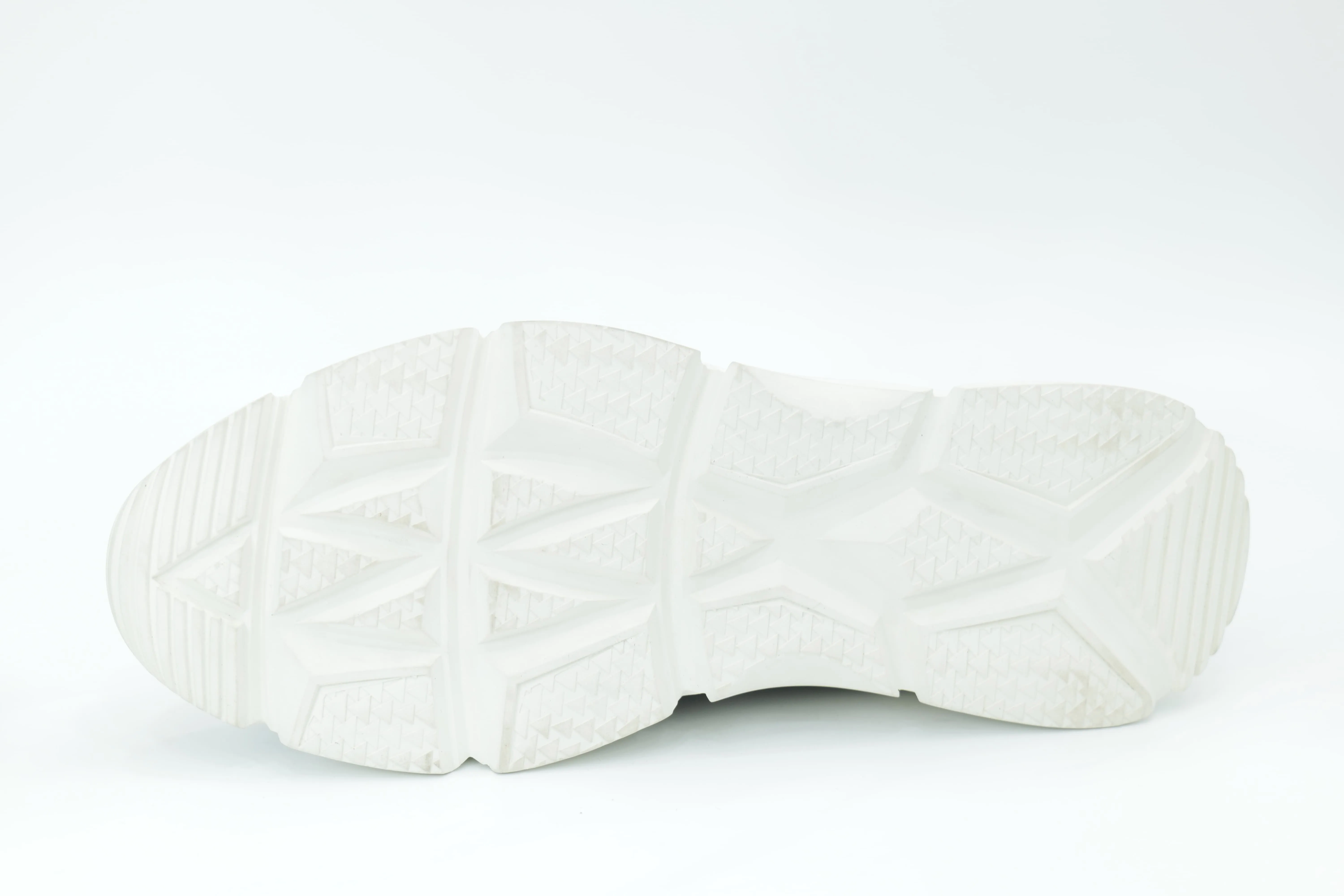 Sports shoes