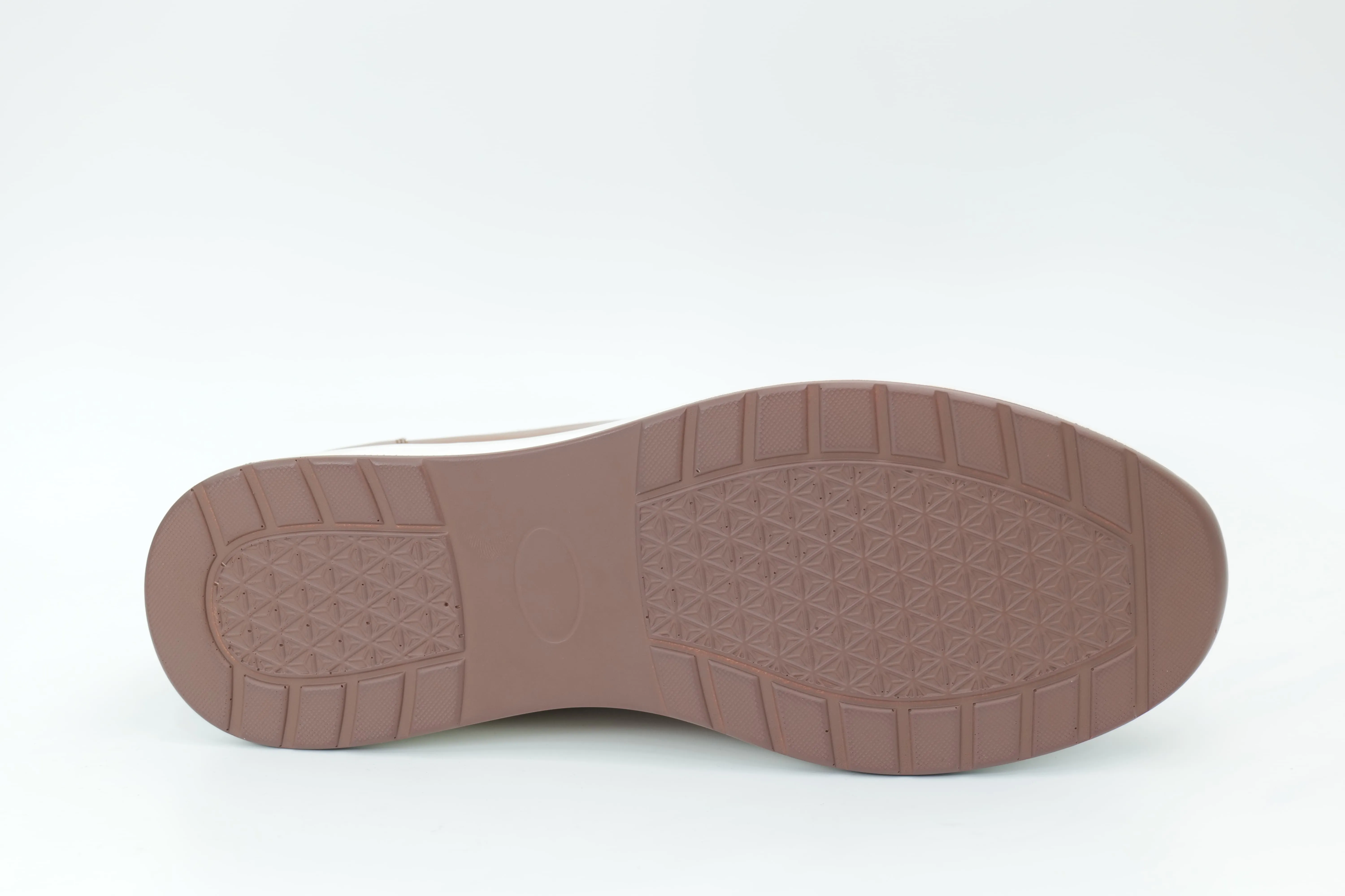 Sports shoes