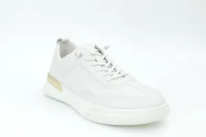 Sports shoes