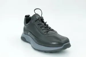 Sports shoes