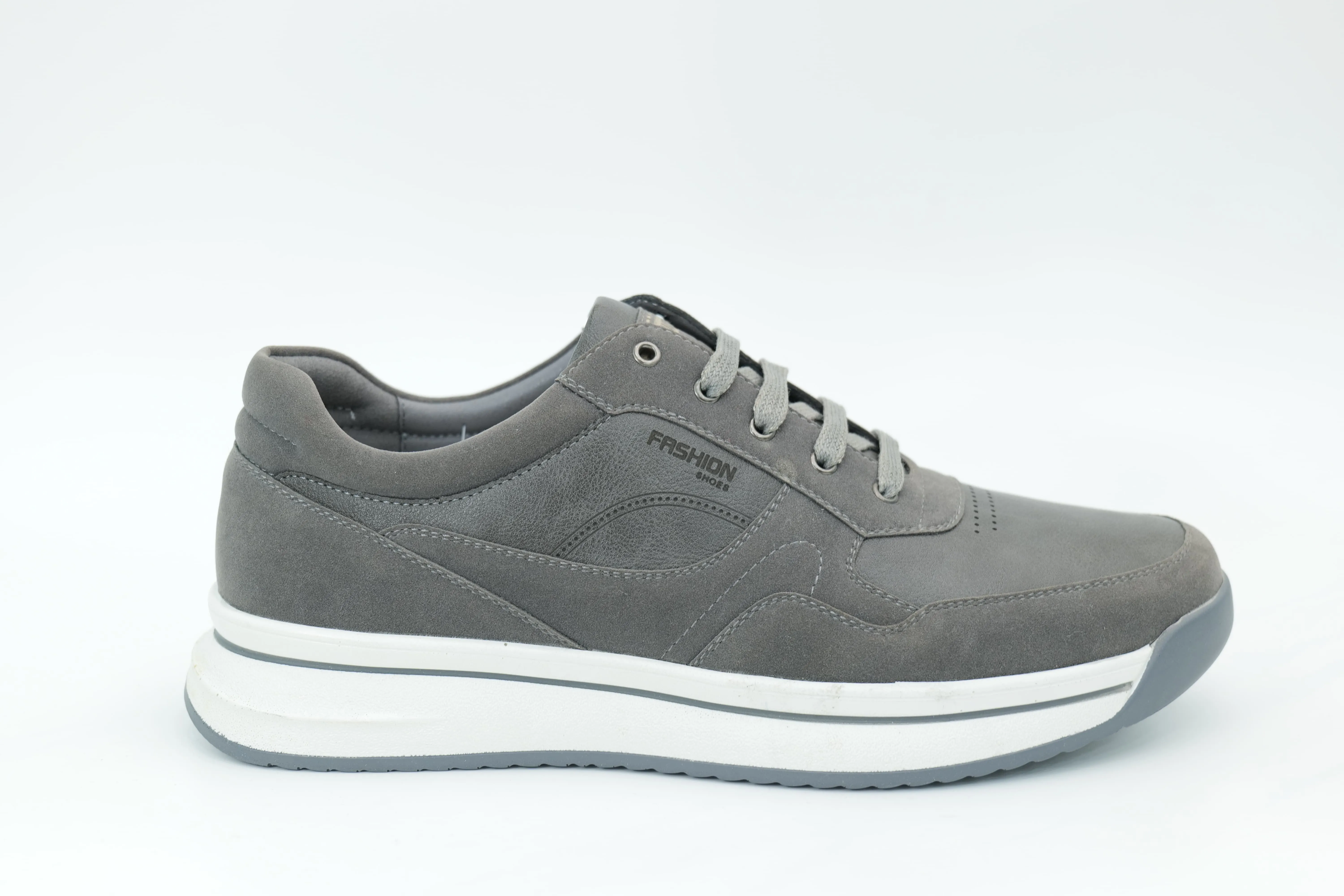 Sports shoes