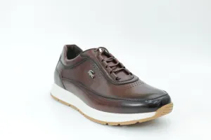 Sports shoes