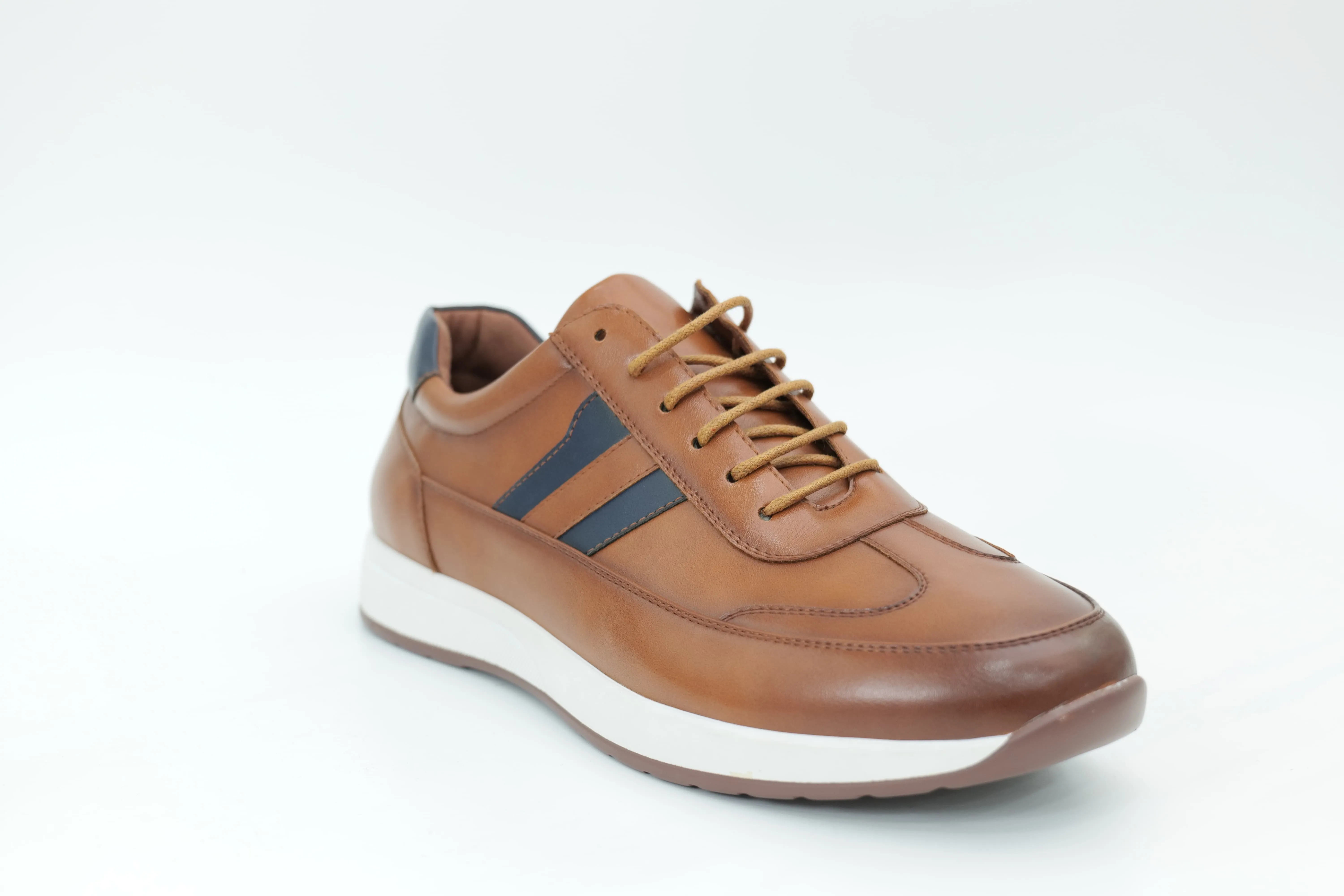 Sports shoes