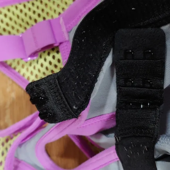 Victoria's Secret Vintage Mesh Racer Back Sports Bra 32C