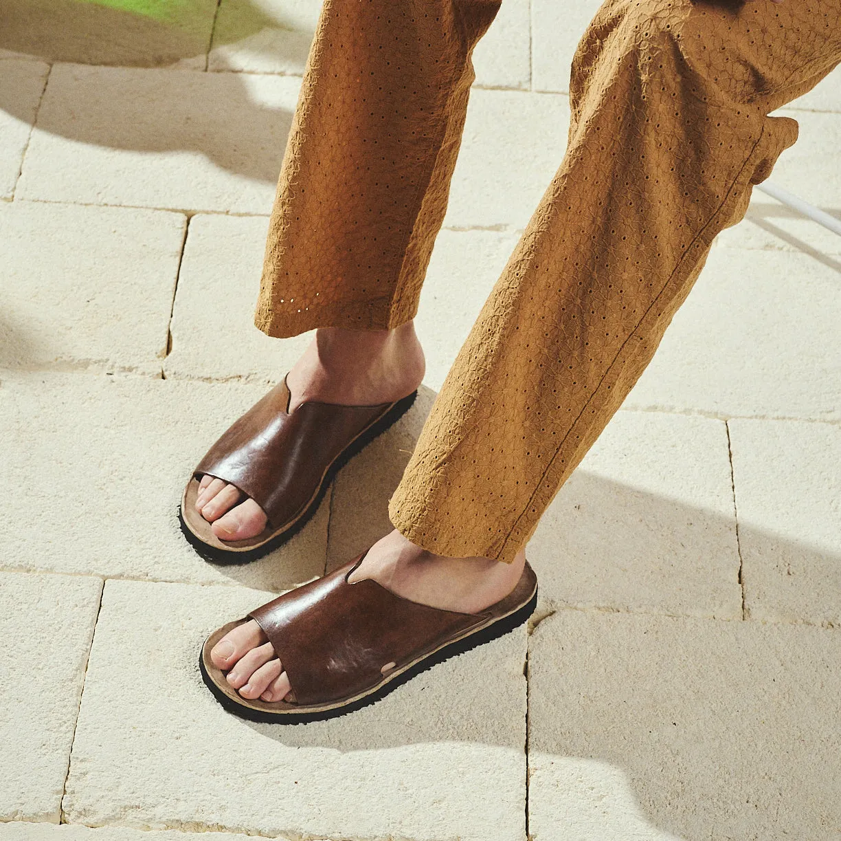 ZACK MAHOGANY SANDALS